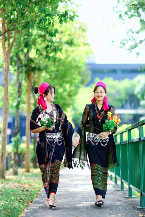 Ko Tin & Thang Yo